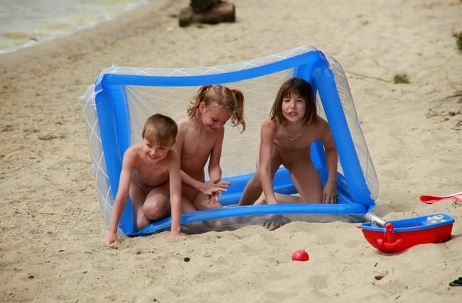 Family nudism purenudism outdoor [Games Outdoors] (natirist beauty)