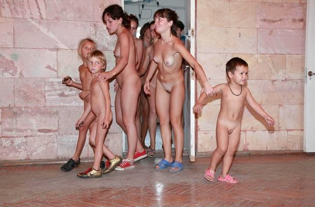 Family nudism photo Purenudism gallery [Bare adventures] (natirist beauty)