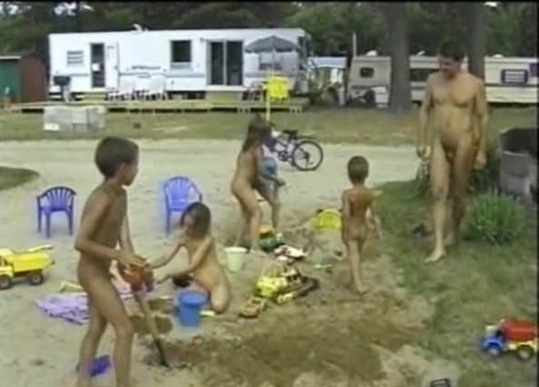 Sun Oasis vol 1 - family nudism video [720x544 | 00:15:25 | 293.04 MB] (natirist beauty)