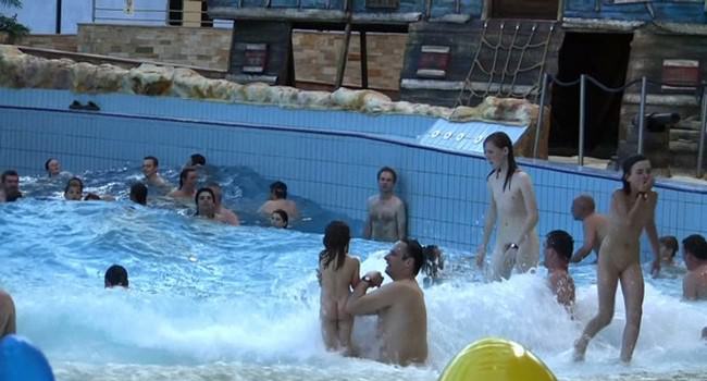 Video naturists in the pool beautiful video - Indoor water runners (natirist beauty)